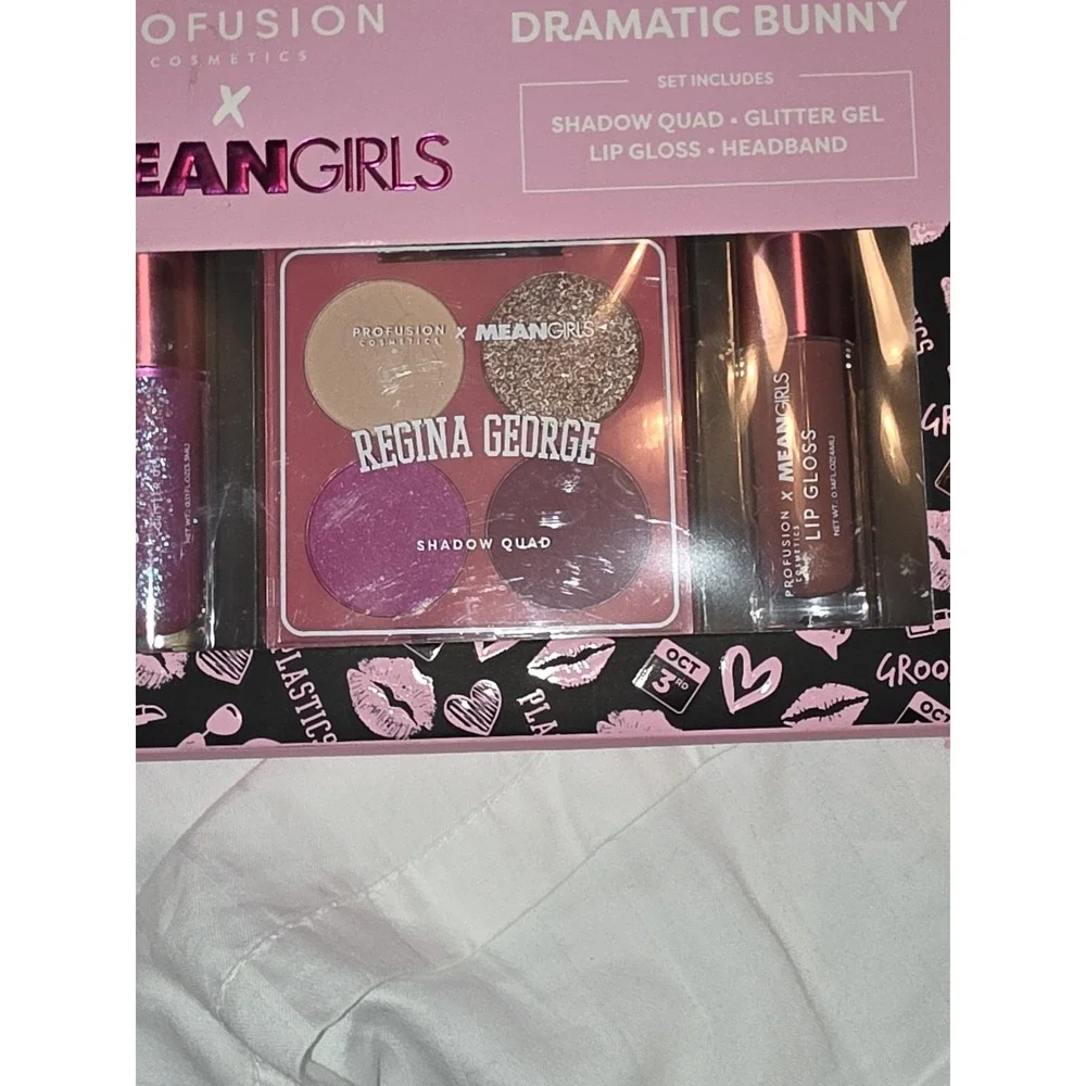 Mean‎ Girls Make-up Kit. Regina George Limited Edition.